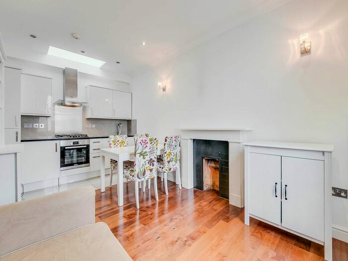 2 Bedroom Flat To Rent In Finborough Road, London, SW10