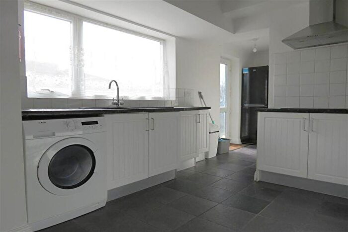 6 Bedroom House To Rent In Bedroom Detached House In Winton, BH9