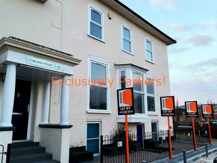 2 Bedroom Flat To Rent In Cobland House, Totton, SO40