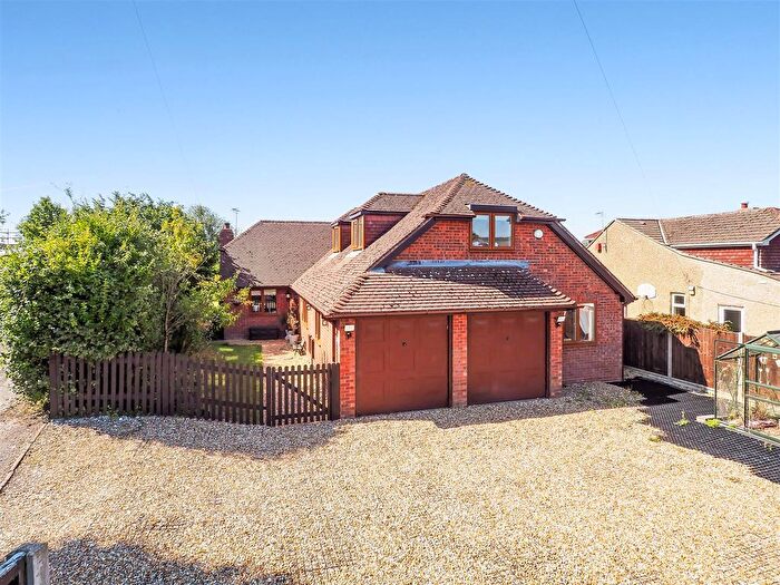 4 Bedroom Detached House For Sale In Sunderton Lane, Clanfield, PO8