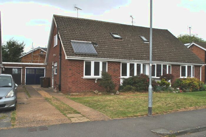 3 Bedroom Semi-Detached House To Rent In Wellesley Crescent, Potters Bar, EN6