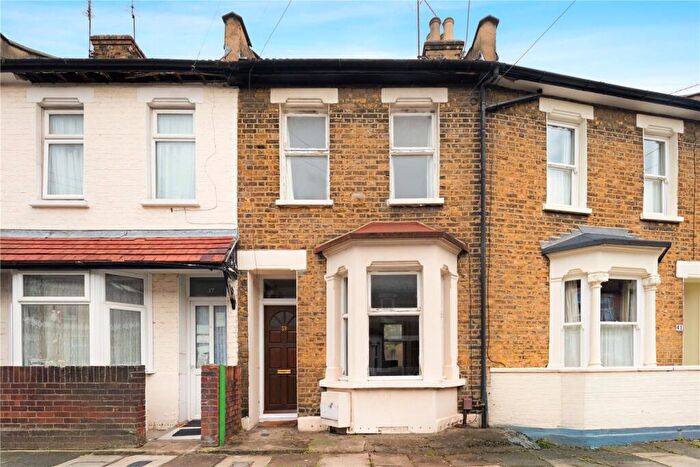 2 Bedroom Terraced House To Rent In Tennyson Road, Stratford, London, E15