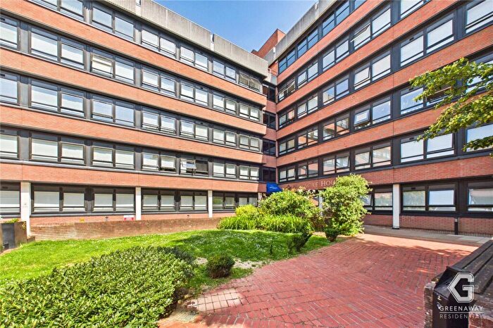 1 Bedroom Apartment To Rent In Wood Street, East Grinstead, West Sussex, RH19