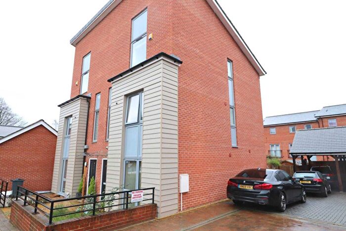 4 Bedroom Semi Detached House To Rent In Jumelle Mews, High Wycombe, HP13