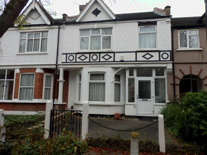 5 Bedroom Terraced House To Rent In Morrab Gardens, Seven Kings IG3