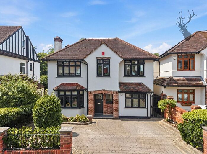 4 Bedroom Detached House For Sale In Fairlands Avenue, Buckhurst Hill, IG9