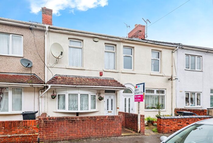 3 Bedroom Terraced House For Sale In Beatrice Street, Swindon, SN2