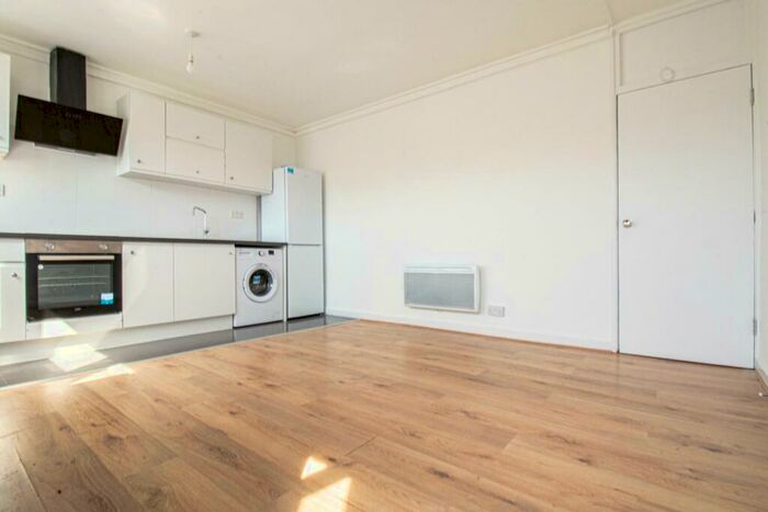 4 Bedroom Apartment To Rent In Hare Walk, London, N1