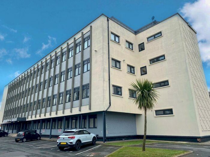 1 Bedroom Flat To Rent In High Street, Kingswinford, DY6