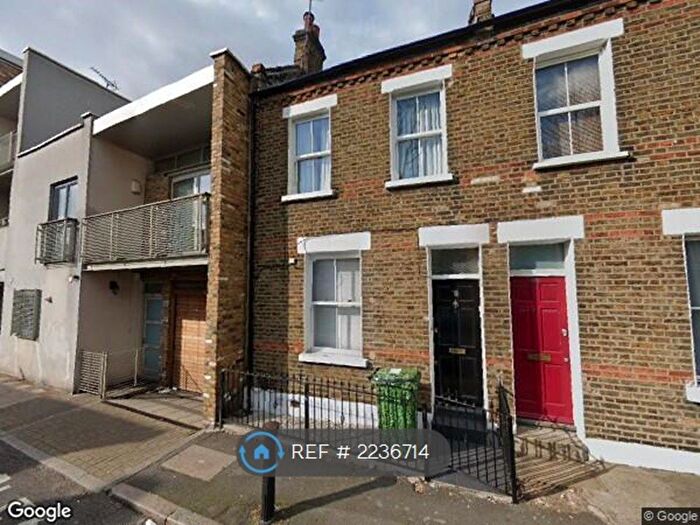 2 Bedroom Flat To Rent In Fenwick Place, London, SW9