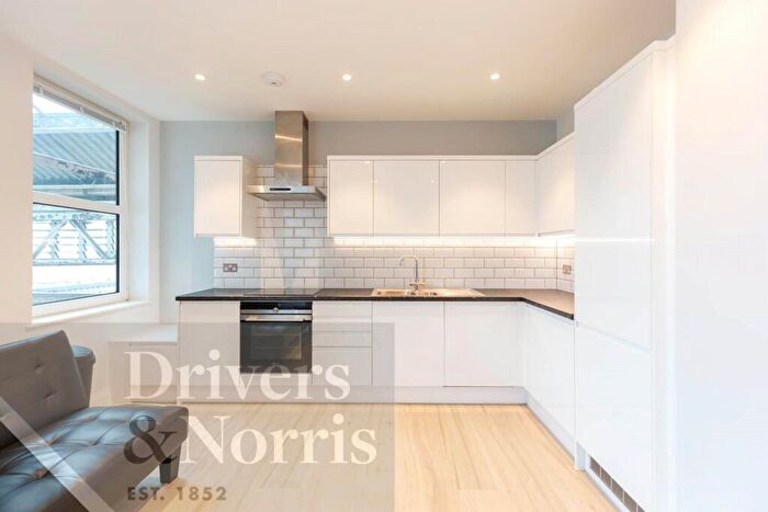 1 Bedroom Apartment To Rent In Holloway Road, Holloway, London, N7