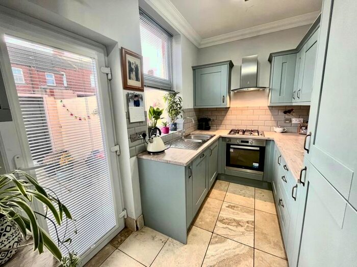 2 Bedroom Flat For Sale In Windsor Road, Monkseaton, Whitley Bay, NE25