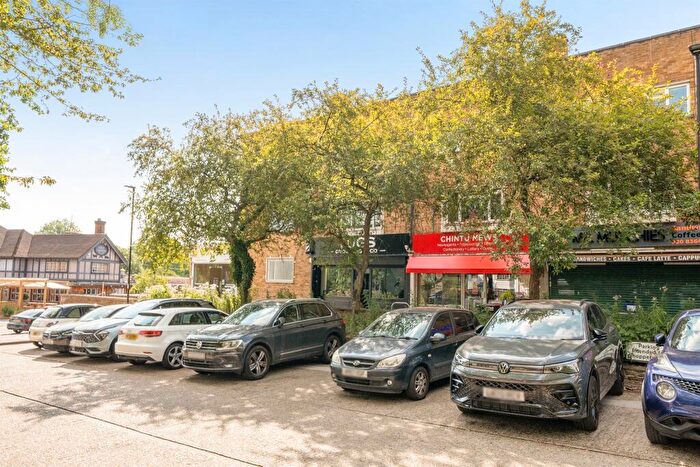 2 Bedroom Flat For Sale In Enfield Road, Enfield, EN2