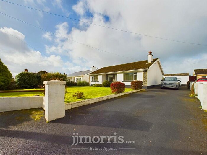 3 Bedroom Bungalow For Sale In Clynderwen, SA66
