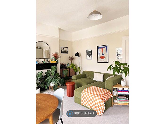 2 Bedroom Flat To Rent In Sprules Road, London, SE4