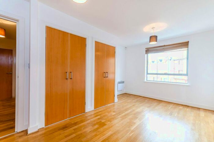 2 Bedroom Flat To Rent In The Bittoms, Kingston, Kingston Upon Thames KT1