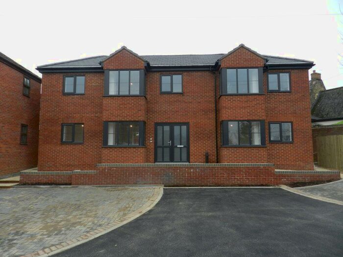 1 Bedroom Flat To Rent In Long Buckby, NN6