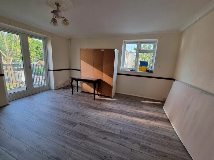 3 Bedroom Flat To Rent In Hambley House, Camilla Road, London, SE16