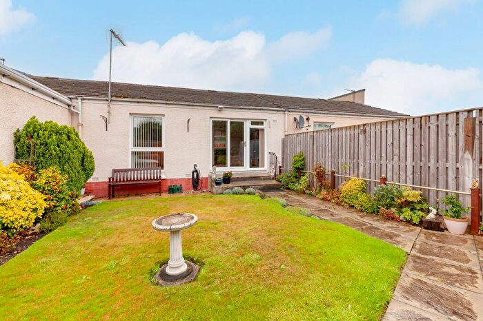 1 Bedroom Terraced Bungalow For Sale In South Gyle Gardens, Edinburgh, EH12