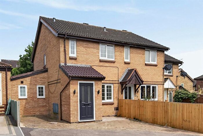 3 Bedroom Semi-Detached House For Sale In Westwood Close, Great Holm, MK8