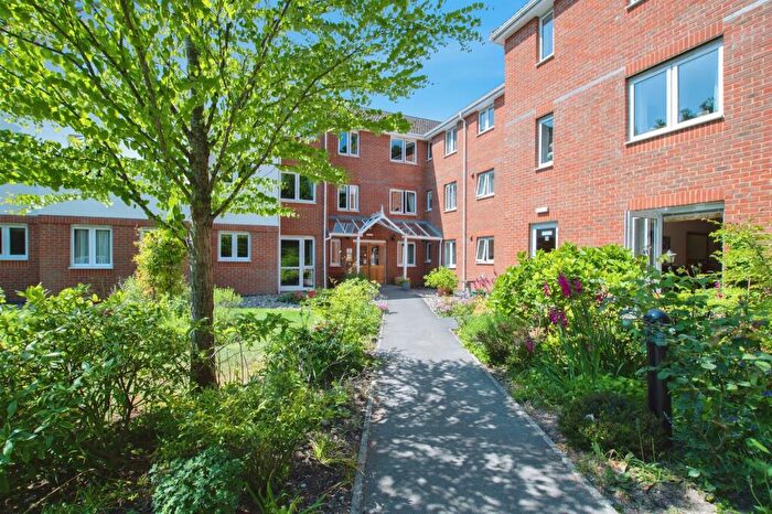 2 Bedroom Retirement Property For Sale In Ringwood Road, Ferndown, BH22