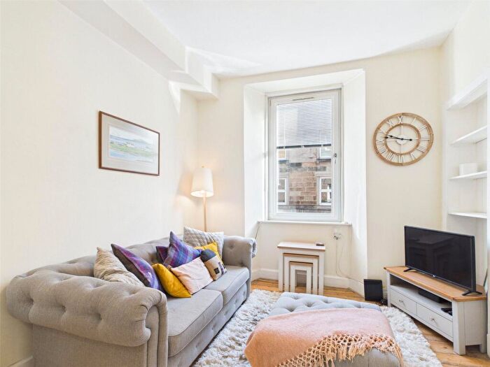 1 Bedroom Apartment To Rent In Murdoch Terrace, Edinburgh, Midlothian, EH11