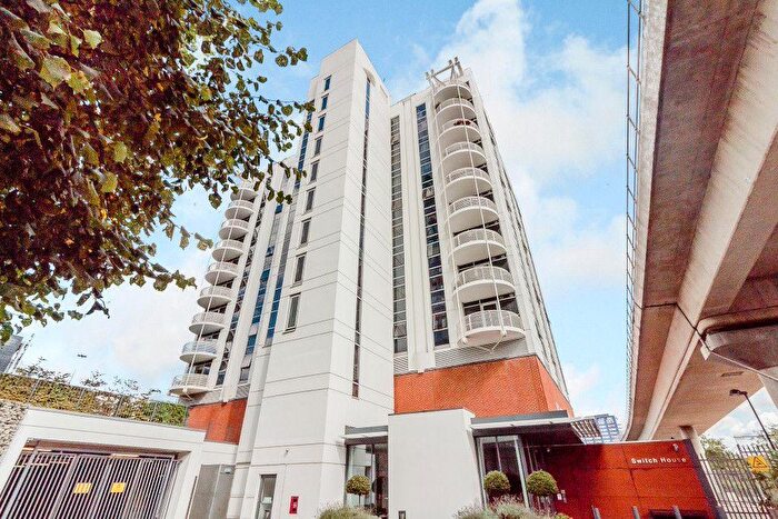 1 Bedroom Apartment To Rent In Switch House, Blackwall Way, East India Dock, Poplar, London, E14