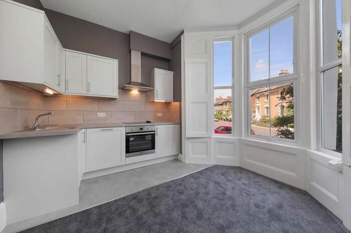 1 Bedroom Flat To Rent In Durand Gardens, London, SW9