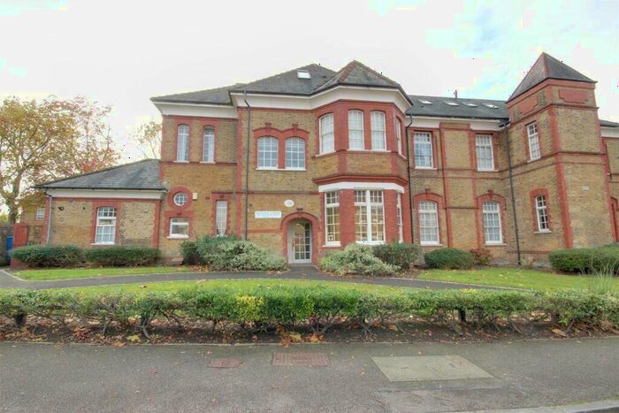 1 Bedroom Flat To Rent In Pennington Drive, London, N21