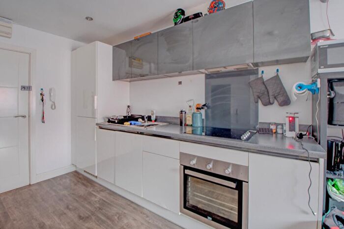 1 Bedroom Apartment For Sale In Unicorn Hill, Redditch, Worcestershire, B97