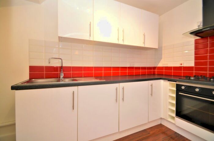 1 Bedroom Flat To Rent In Plumstead Common Road, London, SE18