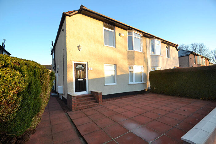 2 Bedroom Flat To Rent In Kingswood Drive, Kings Park, Glasgow, G44