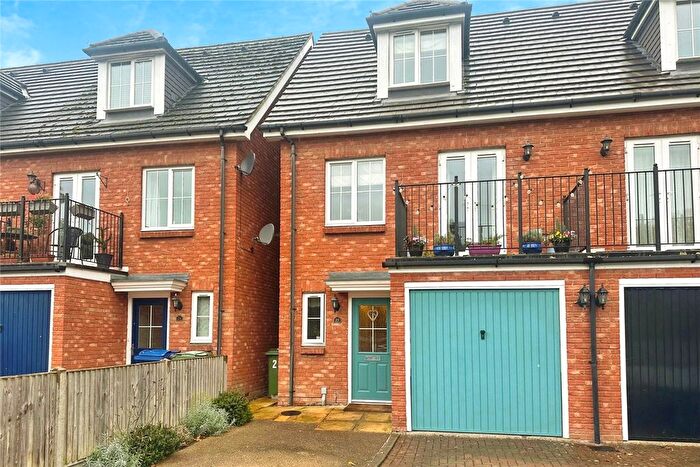 3 Bedroom Semi-Detached House For Sale In Finch Close, Faversham, Kent, ME13