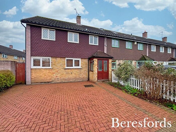 3 Bedroom End Of Terrace House For Sale In Lexington Way, Upminster, RM14