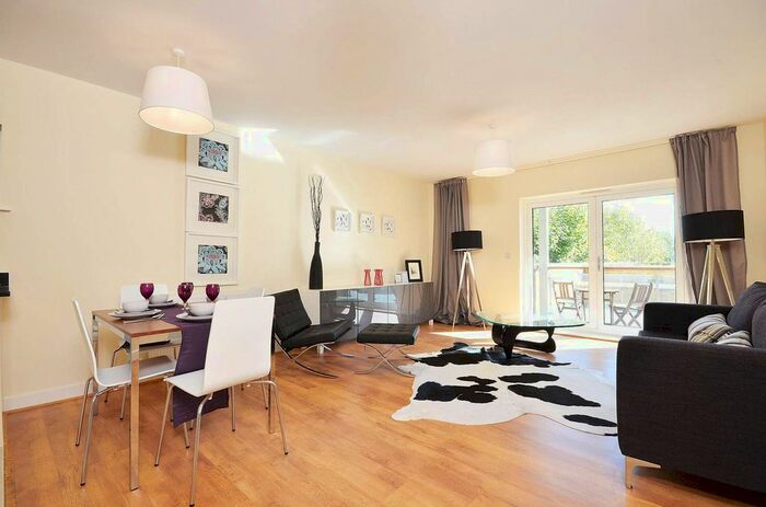 1 Bedroom Flat To Rent In Blagrove Road, Teddington, TW11