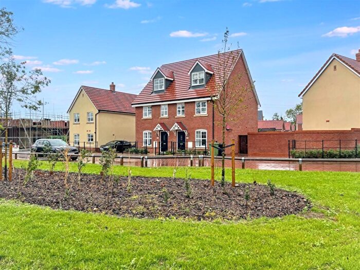 3 Bedroom Town House For Sale In Blacksmith Crescent, Hethersett, NR9