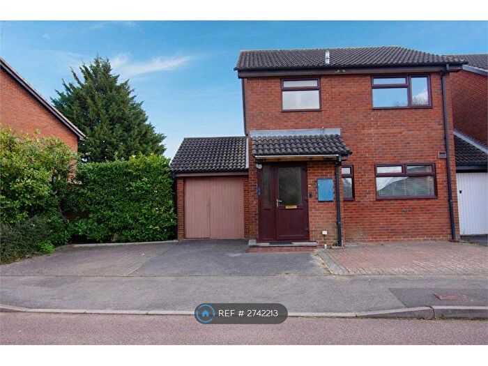 4 Bedroom Detached House To Rent In Sirius Close, Wokingham, RG41