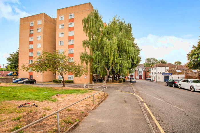 1 Bedroom Flat To Rent In Union Street, Maidstone, Kent, ME14