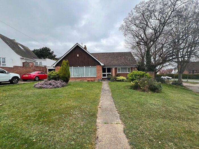 3 Bedroom Bungalow To Rent In Drayton Rise, Bexhill-On-Sea, TN39