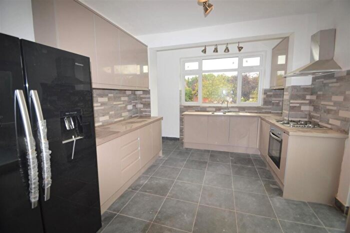3 Bedroom Property To Rent In Cantley Gardens, London, IG2