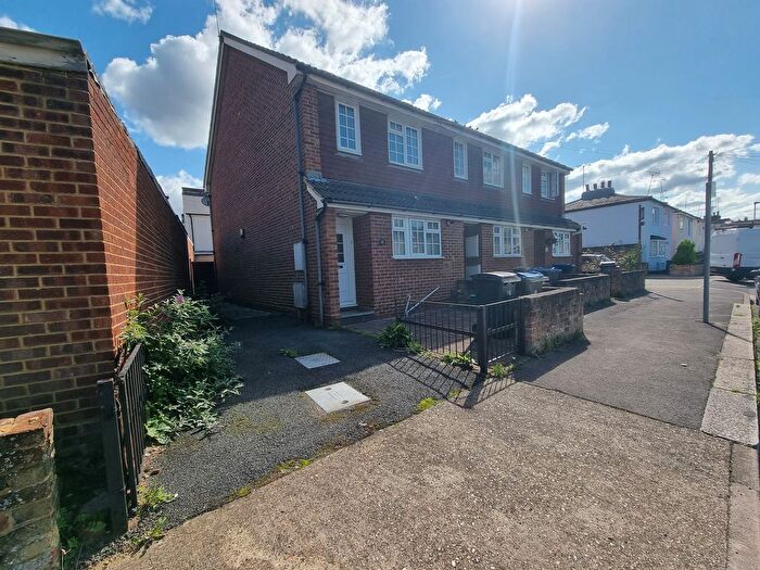 2 Bedroom Terraced House To Rent In Cottage Grove, Surbiton, KT6