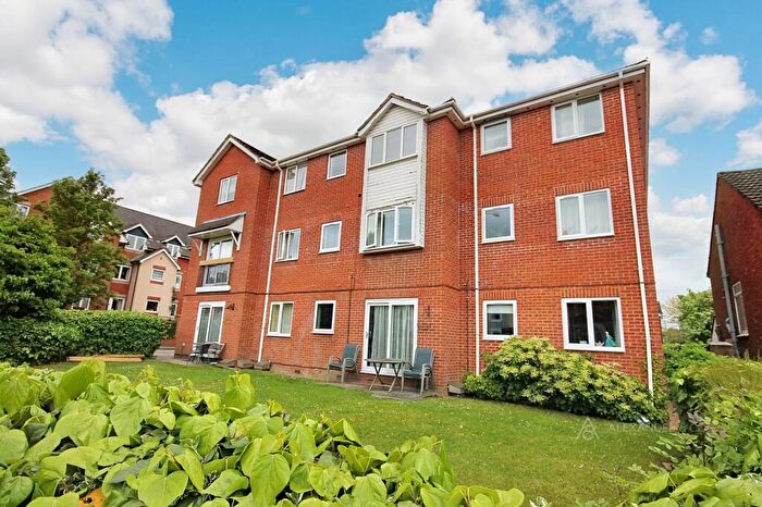 2 Bedroom Flat To Rent In Willow Road, Aylesbury, HP19
