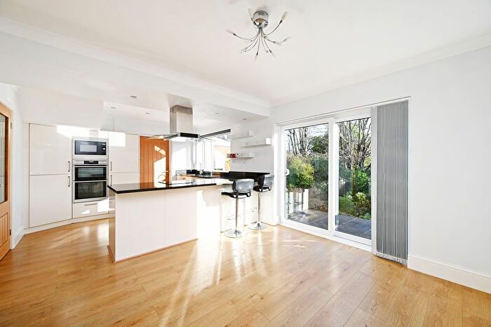 3 Bedroom Detached House For Sale In Parkhead Road, Ecclesall, Sheffield, S11