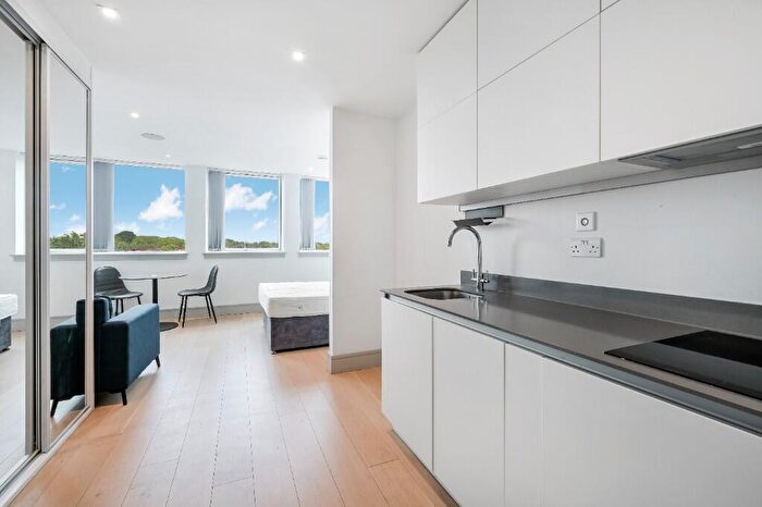 Studio To Rent In Spring Villa Road, Edgware, Middlesex, HA8