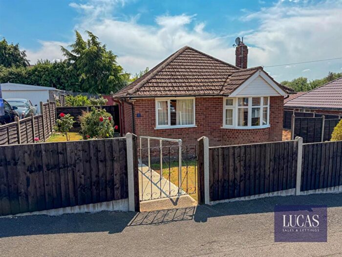 2 Bedroom Bungalow For Sale In Dene Close, Kettering, NN16