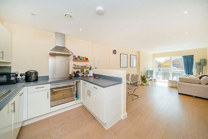 2 Bedroom Flat To Rent In Singer Mews, Clapham, SW4