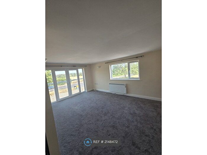 2 Bedroom Flat To Rent In Broomhall Road, Chelmsford, CM1