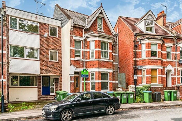 Flat To Rent In Silverdale Road, Southampton, SO15