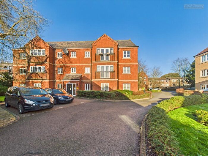 2 Bedroom Apartment For Sale In Walnut Mews, Peterborough, PE3