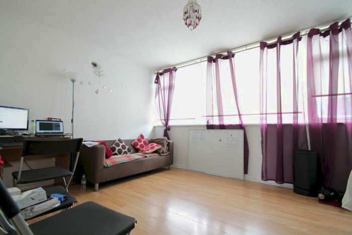 3 Bedroom Maisonette To Rent In High Street, Yiewsley, West Drayton, UB7